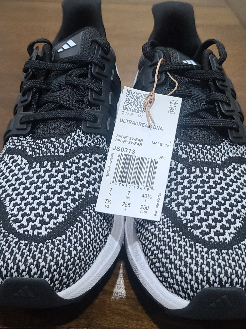 adidas Ultradream DNA Core Black/Cloud White Low Top Lace-Up Knit JS0313